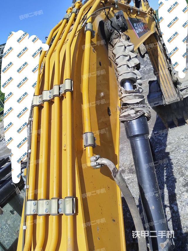 大臂整体 右侧(工作和回转装置) 大臂整体 右侧(工作和回转装置)