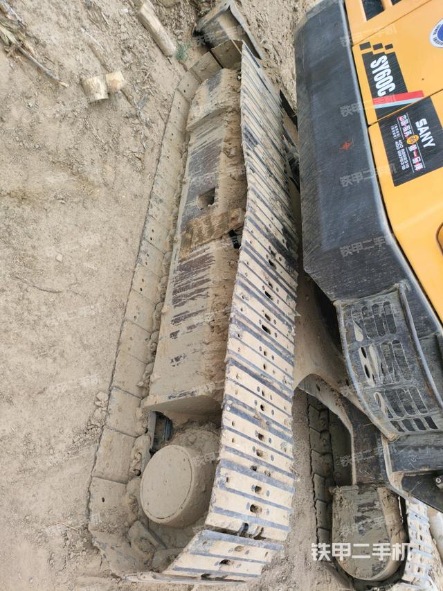 左侧履带整体 (行走机构) 左侧履带整体 (行走机构)