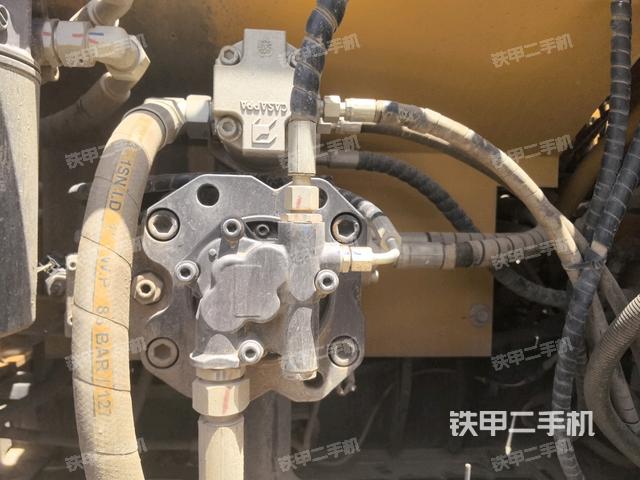 液壓泵斜45?左(大件艙室) 液壓泵斜45?左(大件艙室)