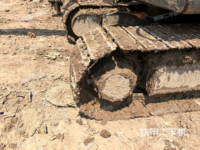 右驱动轮（行走机构）