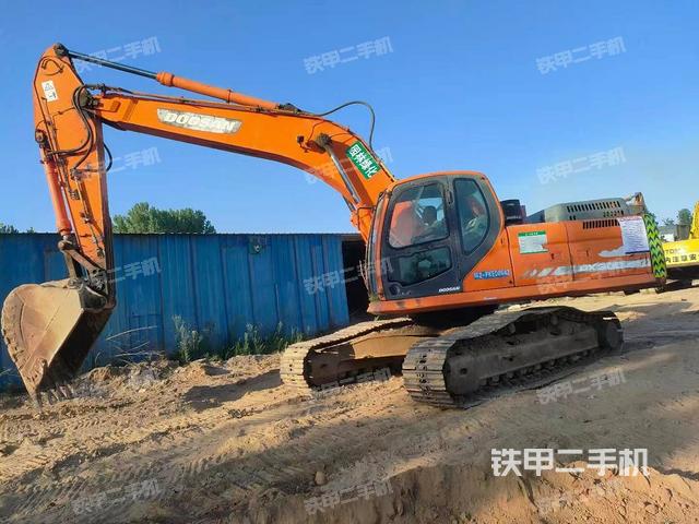 整機(jī)右后45°(整機(jī)外觀) 整機(jī)右后45°(整機(jī)外觀)