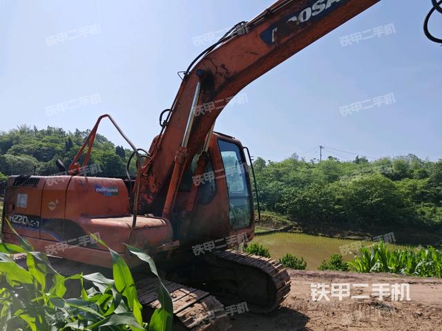 右前45(整機(jī)外觀) 右前45(整機(jī)外觀)