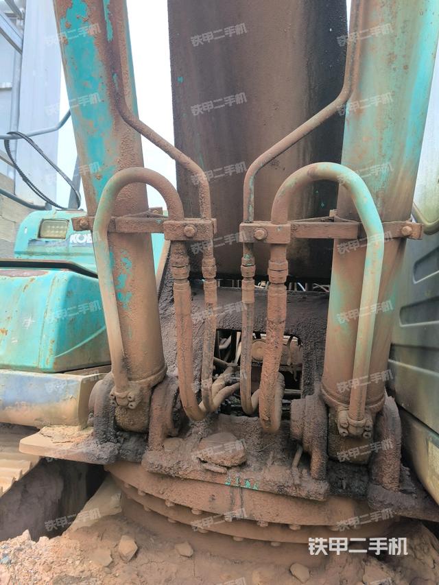 大臂根部?斜視(工作和回轉(zhuǎn)裝置) 大臂根部?斜視(工作和回轉(zhuǎn)裝置)