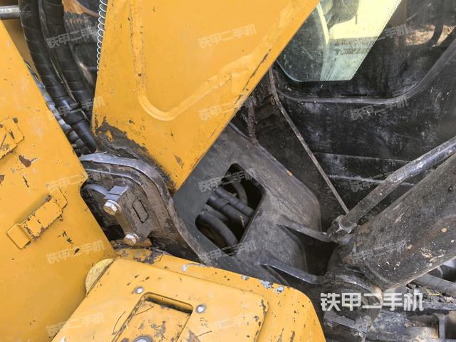 大臂根部?斜(工作和回轉(zhuǎn)裝置) 大臂根部?斜(工作和回轉(zhuǎn)裝置)
