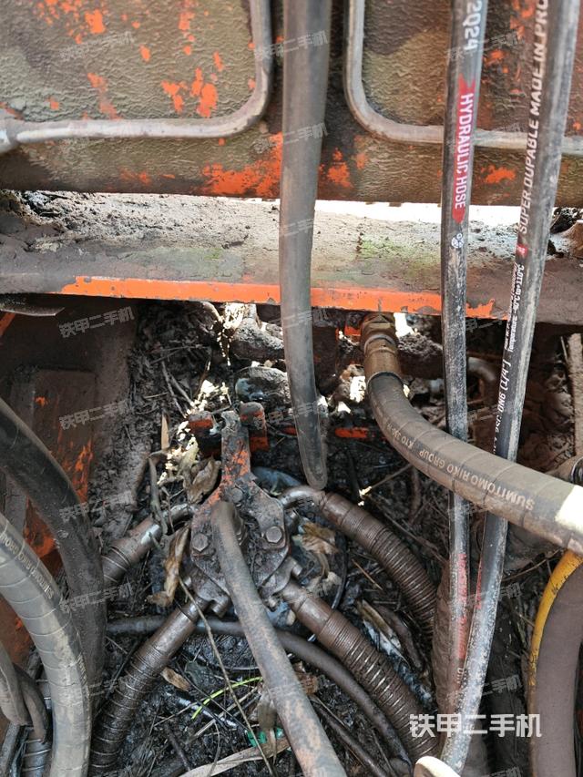 中央回轉(zhuǎn)接頭特寫(上車部件) 中央回轉(zhuǎn)接頭特寫(上車部件)