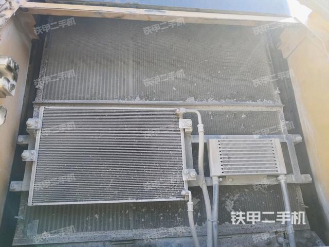 散热器正面(大件舱室) 散热器正面(大件舱室)