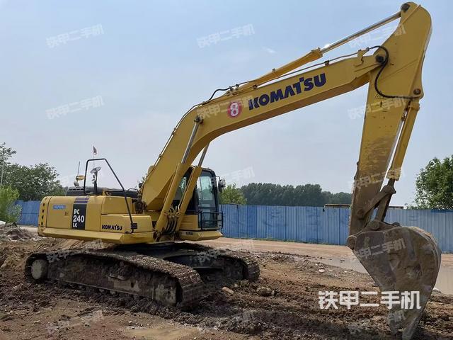 小松PC240LC-8M0挖掘機