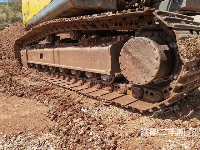 单侧履带整体（整机外观）