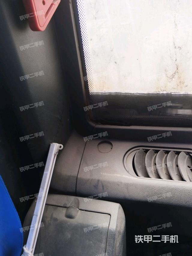 后窗玻璃角标(驾驶室部分) 后窗玻璃角标(驾驶室部分)