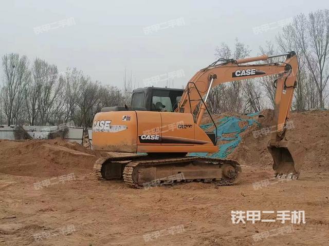 駕駛室頂部(整機(jī)外觀) 駕駛室頂部(整機(jī)外觀)