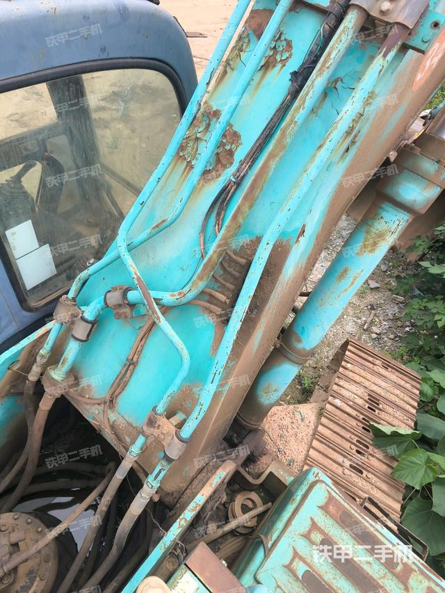 大臂油缸整體?豎拍(工作和回轉(zhuǎn)裝置) 大臂油缸整體?豎拍(工作和回轉(zhuǎn)裝置)