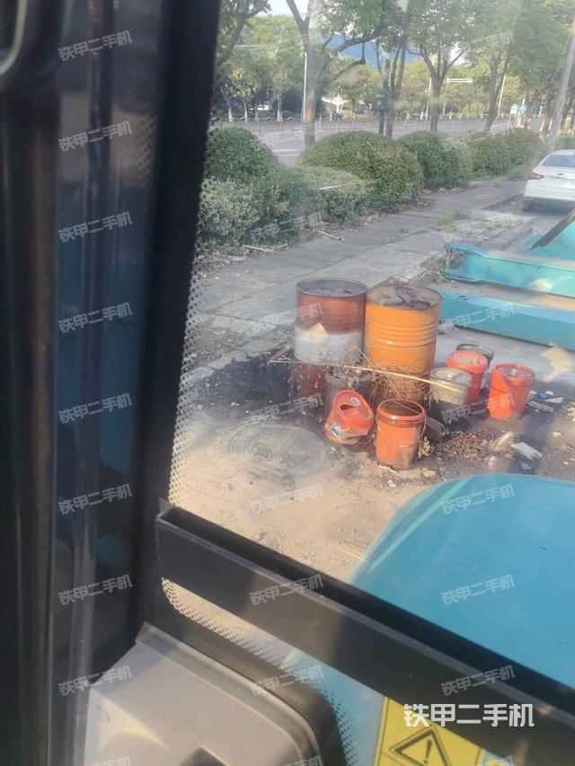 右側(cè)玻璃角標(biāo)（駕駛室部分）