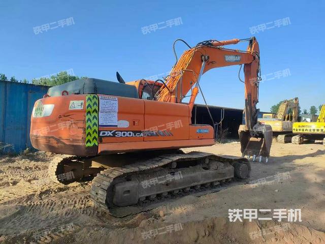 斗山DX260LC挖掘機(jī)