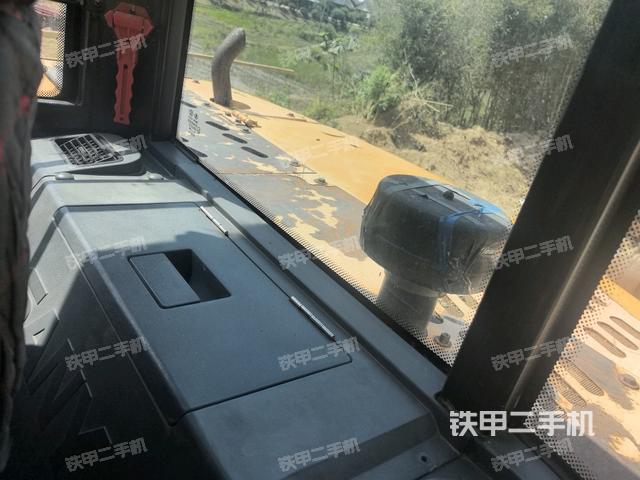 座椅后部(駕駛室部分) 座椅后部(駕駛室部分)