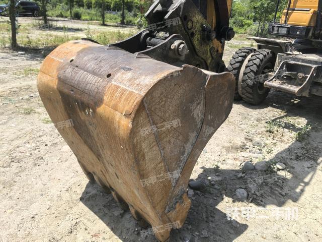 鏟斗45度(工作和回轉(zhuǎn)裝置) 鏟斗45度(工作和回轉(zhuǎn)裝置)