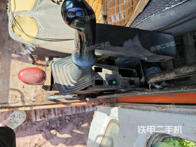 座椅左側(cè)控制臺(tái)/音響/含左手柄(駕駛室部分) 座椅左側(cè)控制臺(tái)/音響/含左手柄(駕駛室部分)