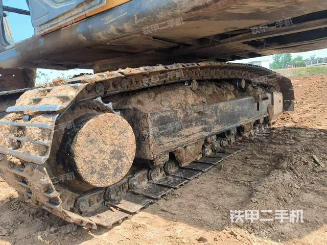 單側履帶整體(整機外觀) 單側履帶整體(整機外觀)