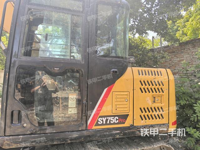 ?駕駛室正側(cè)(駕駛室部分) ?駕駛室正側(cè)(駕駛室部分)