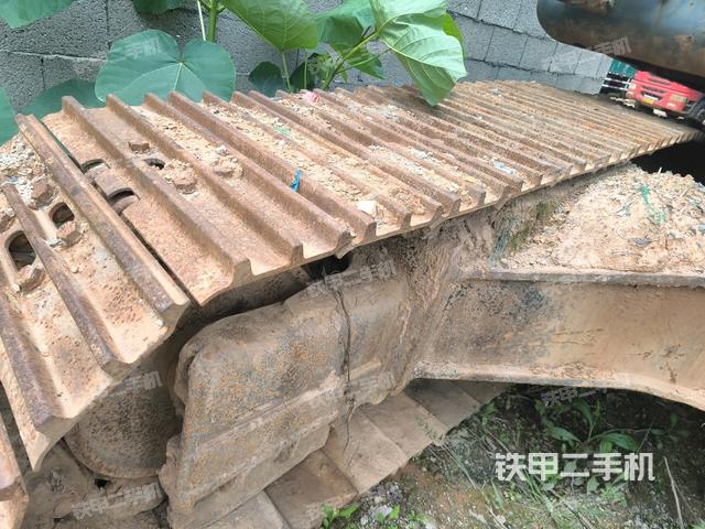 左側(cè)履帶整體?(行走機(jī)構(gòu)) 左側(cè)履帶整體?(行走機(jī)構(gòu))