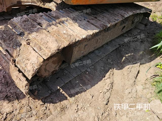 右側(cè)履帶整體(行走機(jī)構(gòu)) 右側(cè)履帶整體(行走機(jī)構(gòu))