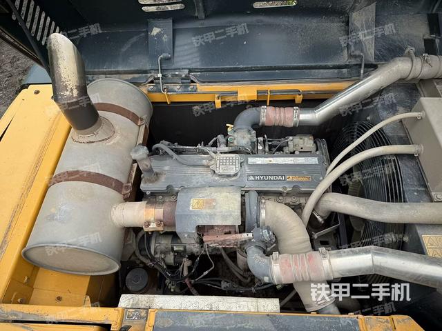 發(fā)動(dòng)機(jī)整體俯視(整機(jī)外觀) 發(fā)動(dòng)機(jī)整體俯視(整機(jī)外觀)