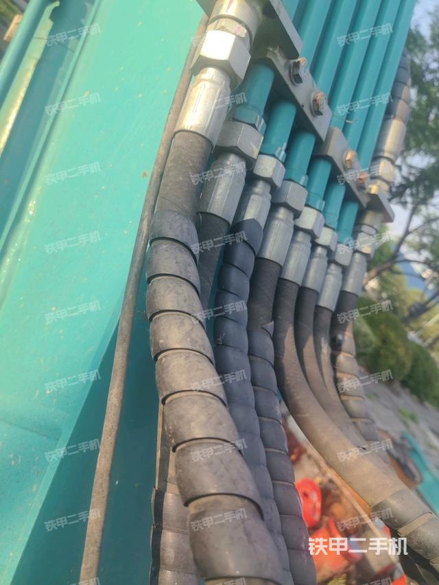 大臂背部俯視（工作和回轉(zhuǎn)裝置）