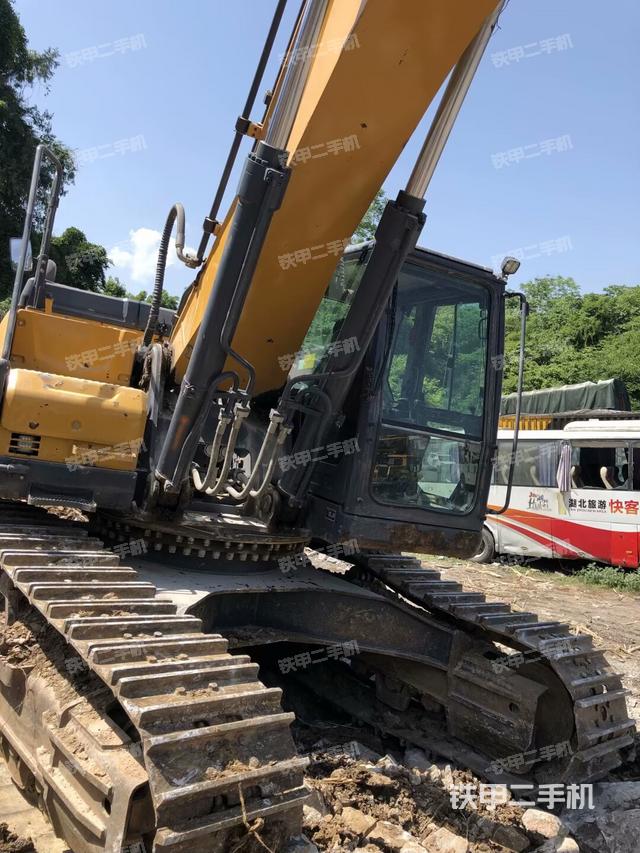 大臂根部 斜视(工作和回转装置) 大臂根部 斜视(工作和回转装置)