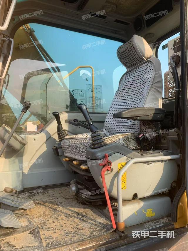 駕駛室整體（整機(jī)外觀）