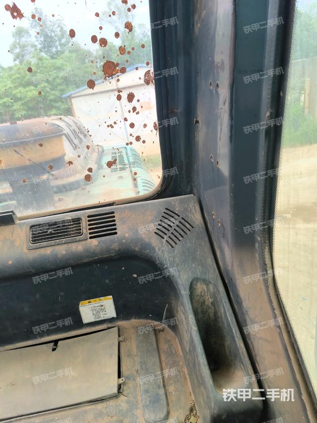 后窗玻璃角標(biāo)(駕駛室部分) 后窗玻璃角標(biāo)(駕駛室部分)