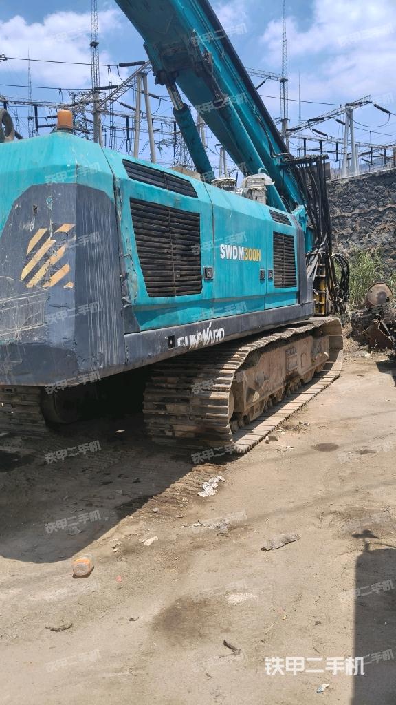 整機右后45°(設(shè)備外觀及核心部件) 整機右后45°(設(shè)備外觀及核心部件)