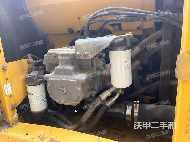 液壓泵斜45?右(大件艙室) 液壓泵斜45?右(大件艙室)
