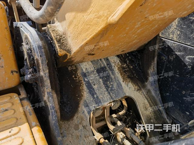 大臂根部?斜視(工作和回轉(zhuǎn)裝置) 大臂根部?斜視(工作和回轉(zhuǎn)裝置)