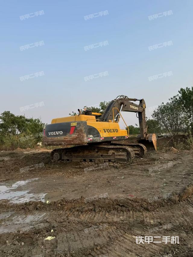 整機右后45°(整機外觀) 整機右后45°(整機外觀)