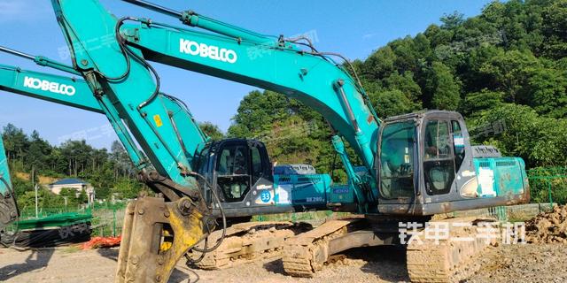 神鋼SK250-8挖掘機