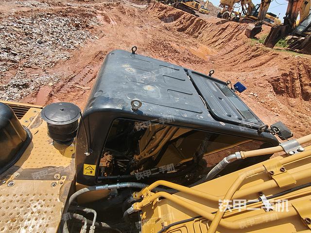 驾驶室顶部（整机外观）