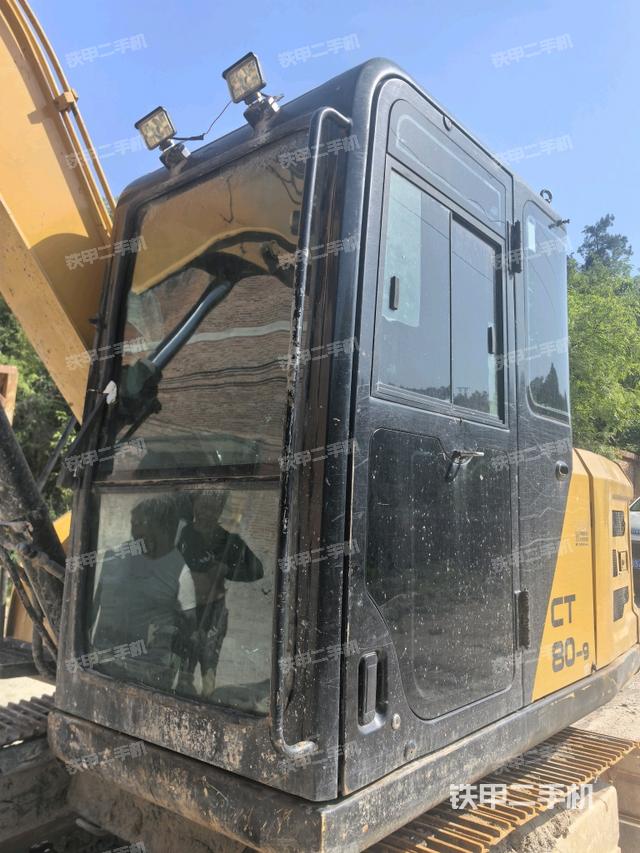  驾驶室正侧（驾驶室部分）