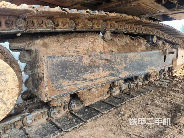 駕駛室頂部(整機外觀) 駕駛室頂部(整機外觀)