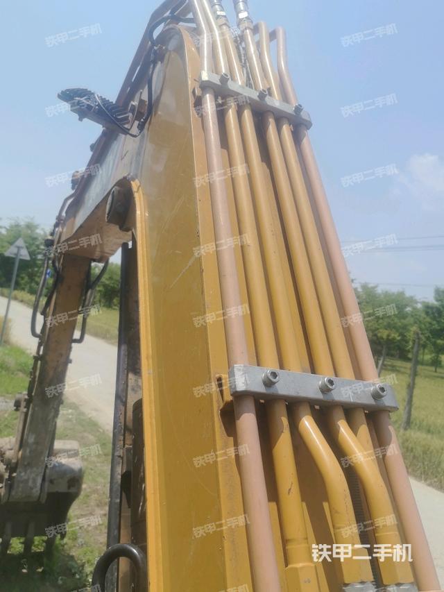 大臂背部俯視（工作和回轉(zhuǎn)裝置）