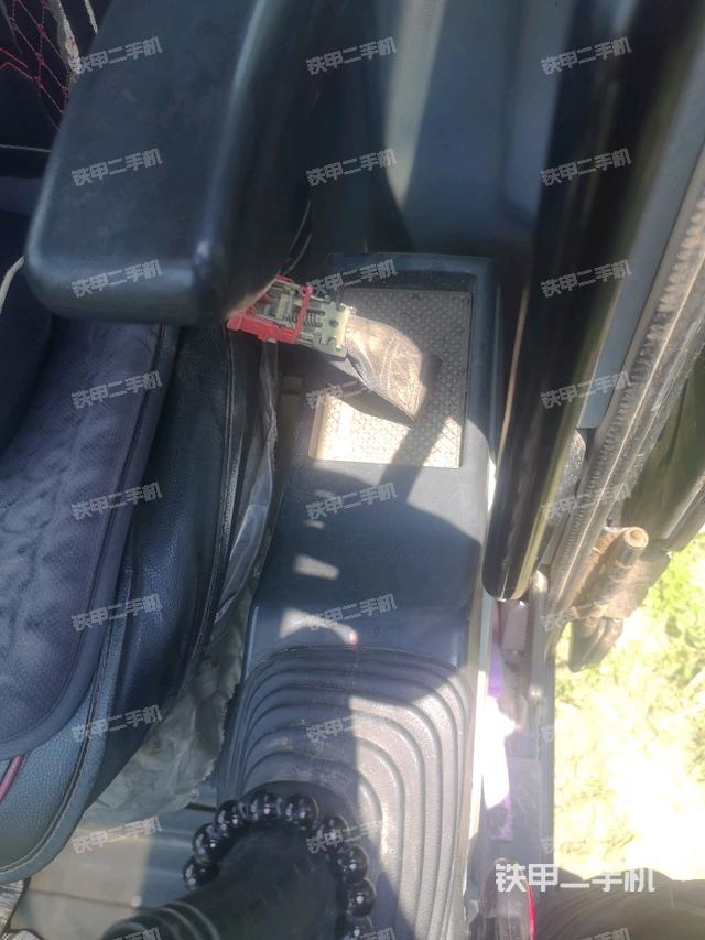 座椅左側(cè)控制臺/音響/含左手柄（駕駛室部分）