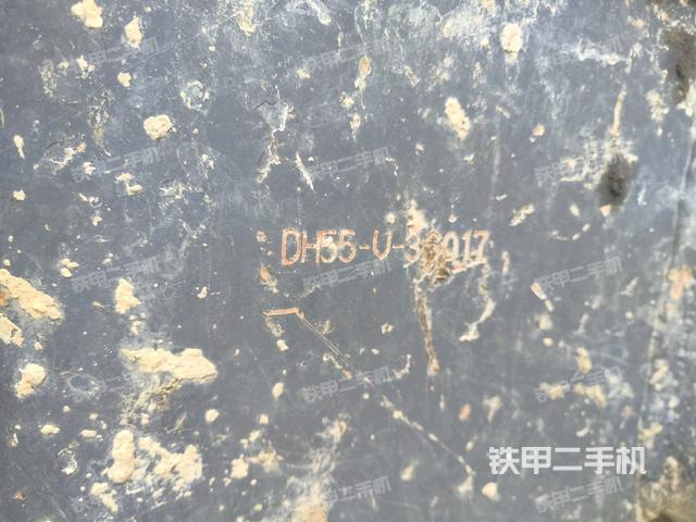 轉盤和下車架正前(工作和回轉裝置) 轉盤和下車架正前(工作和回轉裝置)