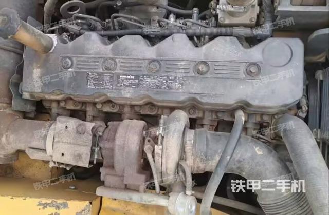 發(fā)動(dòng)機(jī)整體俯視(整機(jī)外觀) 發(fā)動(dòng)機(jī)整體俯視(整機(jī)外觀)