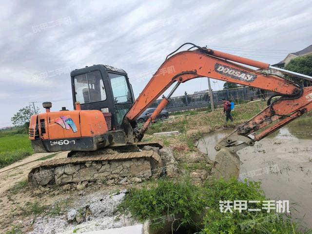 右前45(整機外觀) 右前45(整機外觀)