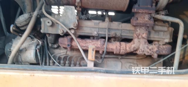 发动机右侧（整机外观及大件）