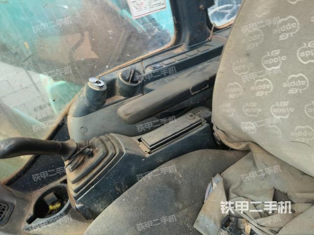 座椅左側(cè)控制臺(tái)/音響/含左手柄(駕駛室部分) 座椅左側(cè)控制臺(tái)/音響/含左手柄(駕駛室部分)