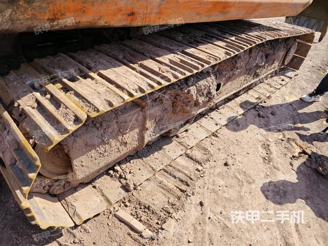 左側(cè)履帶整體?(行走機(jī)構(gòu)) 左側(cè)履帶整體?(行走機(jī)構(gòu))