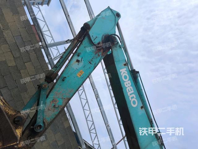 小臂整體左后(工作和回轉(zhuǎn)裝置) 小臂整體左后(工作和回轉(zhuǎn)裝置)