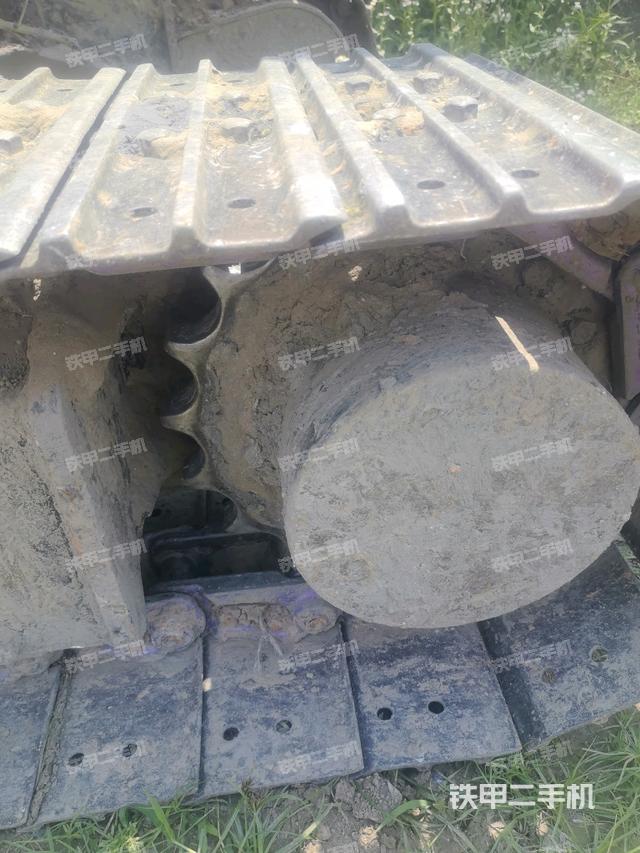 左驅(qū)動輪（行走機構(gòu)）