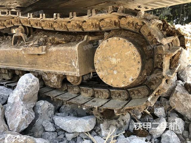 右驱动轮(行走机构) 右驱动轮(行走机构)