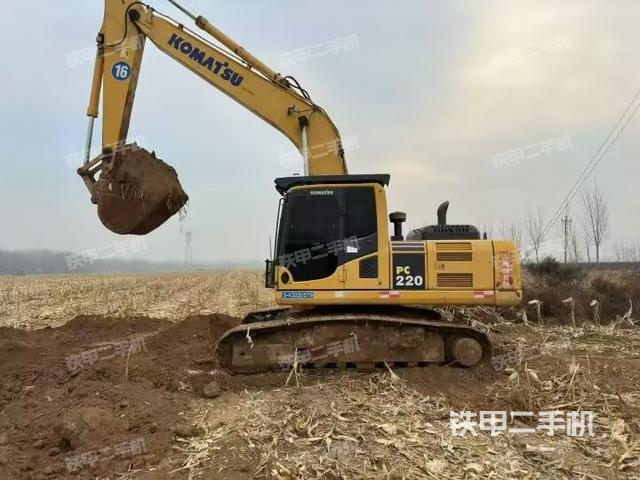 小松PC220-8挖掘機(jī)