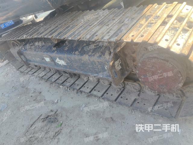 右側(cè)履帶整體?（行走機(jī)構(gòu)）